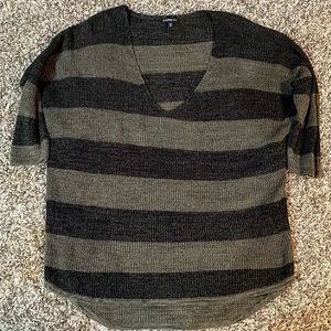 Express Sweater. Two tone stripes.V-Neck. 3/4 sleeves. Olive green and Black.Lg.